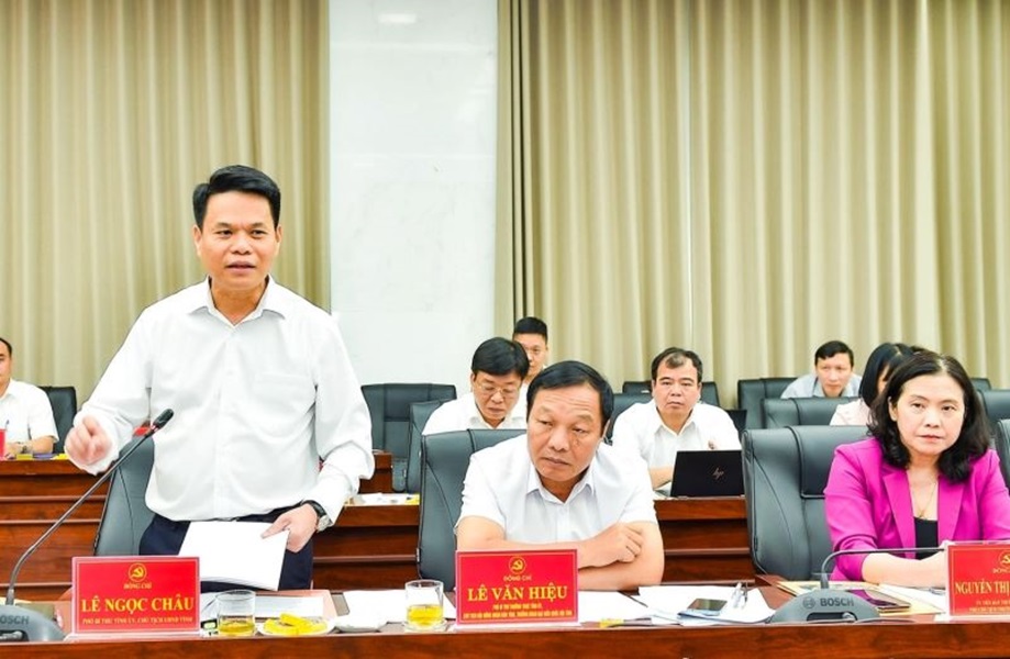 Phó Bí thư Tỉnh ủy, Chủ tịch UBND tỉnh Hải Dương Lê Ngọc Châu phát biểu tại hội nghị