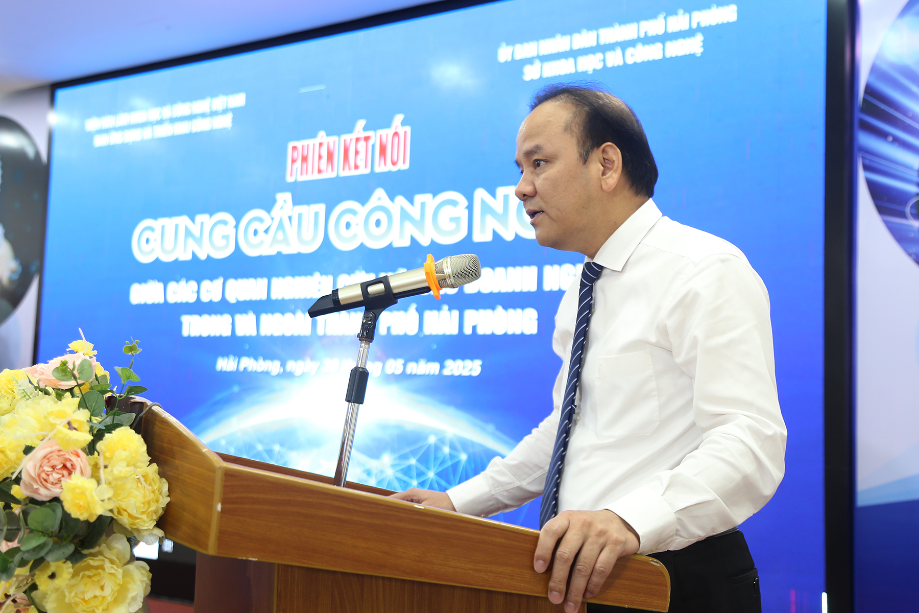 Ph&oacute; Gi&aacute;m đốc Sở Khoa học v&agrave; C&ocirc;ng nghệ Nguyễn Đ&igrave;nh Vinh ph&aacute;t biểu tại Phi&ecirc;n kết nối.