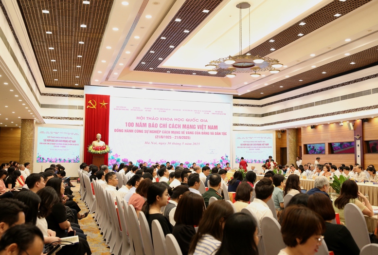 Hội thảo có hơn 400 đại biểu là lãnh đạo, đại diện các ban, bộ ngành Trung ương, cơ quan, đơn vị, các chuyên gia, nhà khoa học, nhà nghiên cứu - Ảnh: VGP/Nguyễn Hoàng