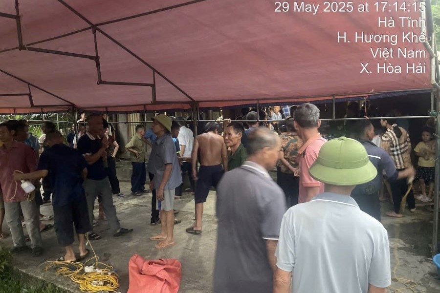 Anh N. được đưa về để an táng theo phong tục địa phương.