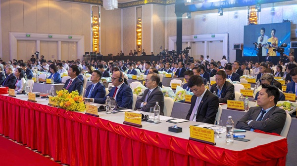 Gần 500 đại biểu về tham dự hội nghị đầu tư 