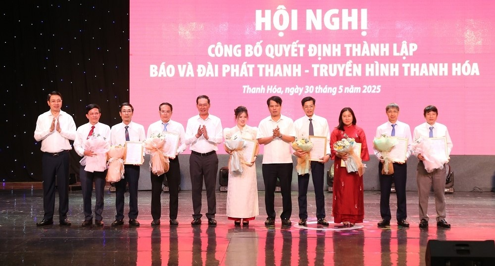 Công bố quyết định thành lập Báo và Đài Phát thanh - Truyền hình Thanh Hóa
