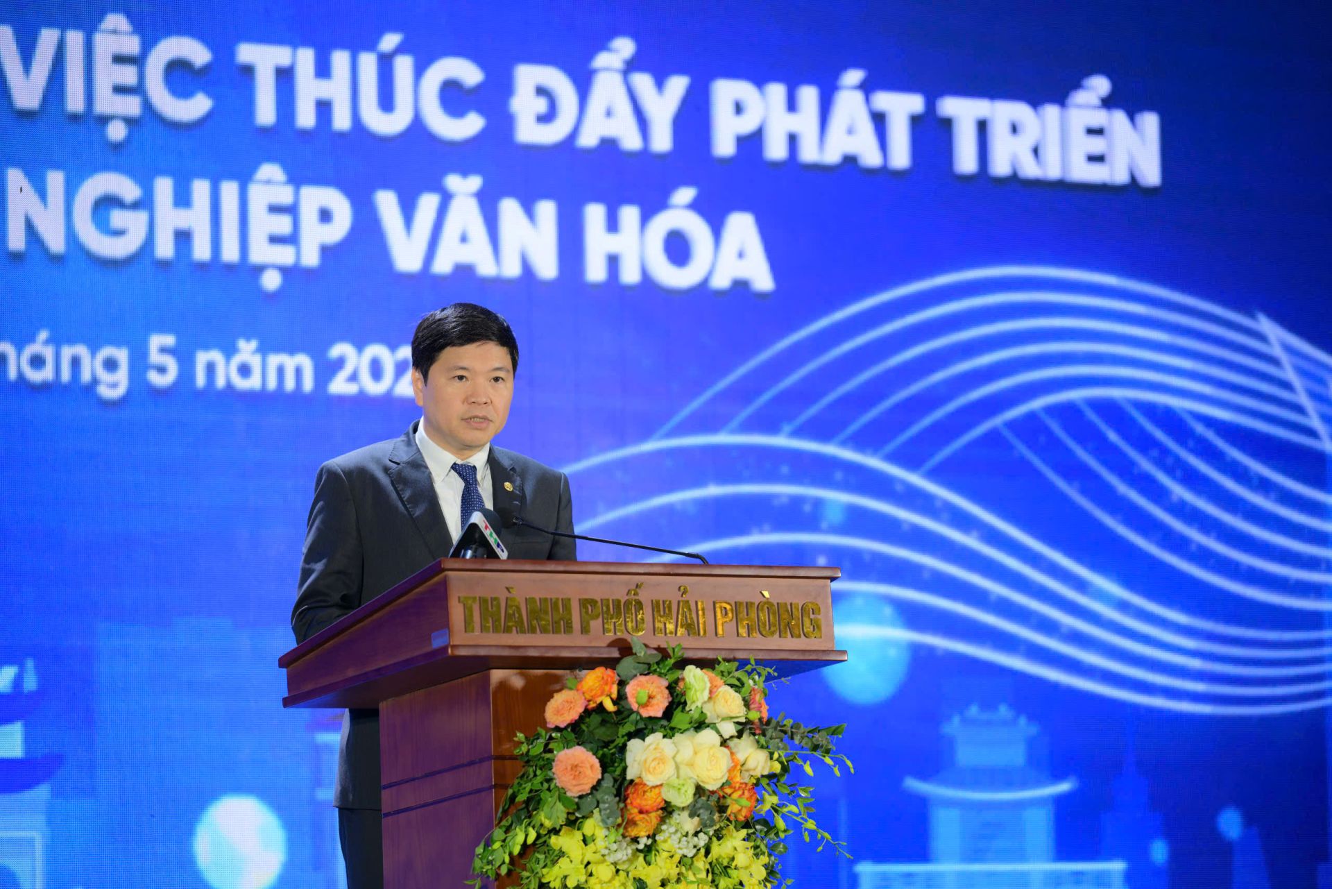 Đồng chí Hoàng Minh Cường, PCT UBND TP. Hải Phòng phát biểu tại Diễn đàn