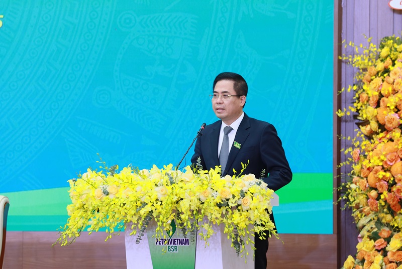 Đồng chí Nguyễn Hoàng Giang - Phó Bí thư Tỉnh ủy, Chủ tịch UBND tỉnh Quảng Ngãi phát biểu tại Đại hội