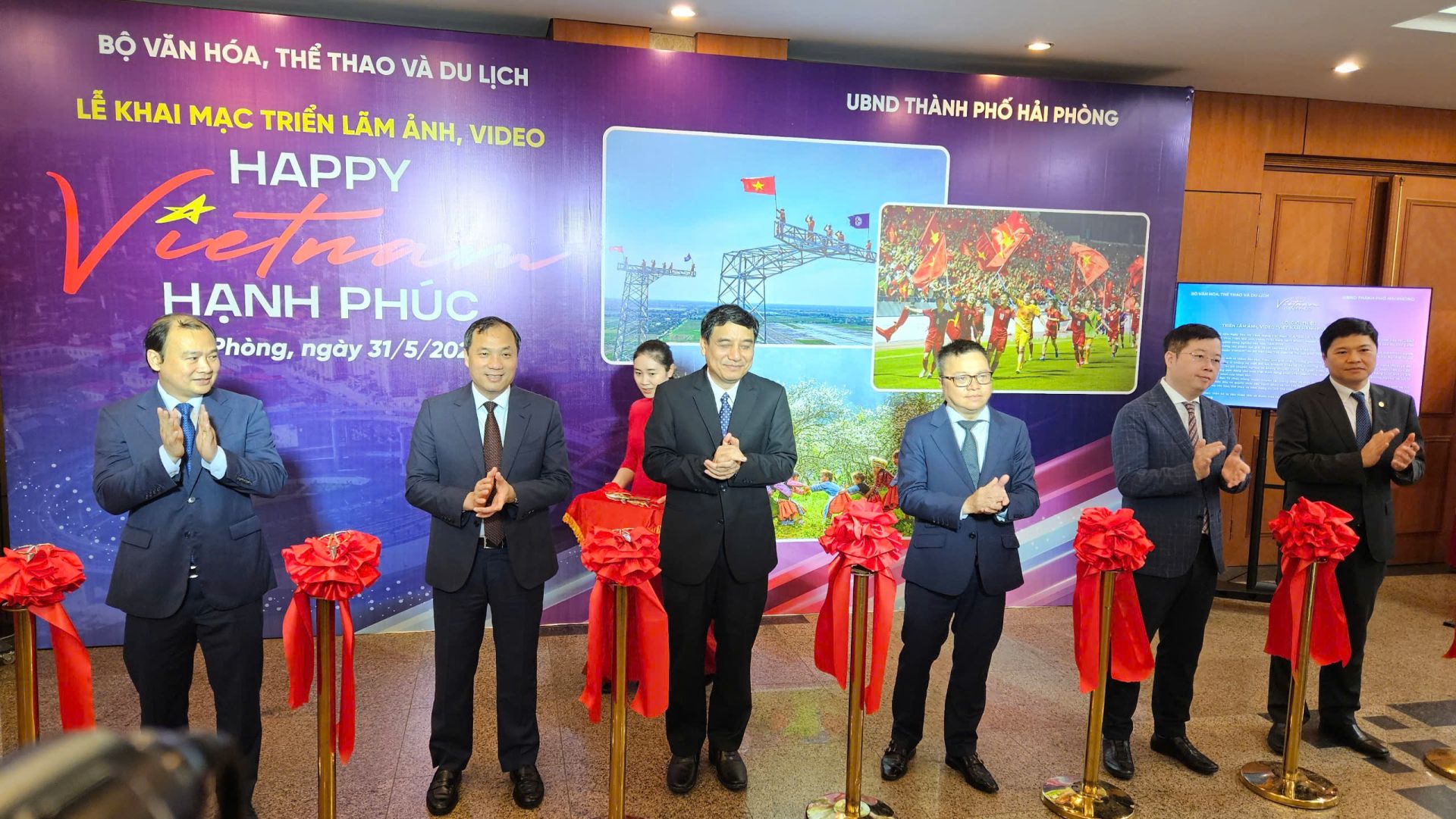 Khai mạc triển lãm ảnh, video: 