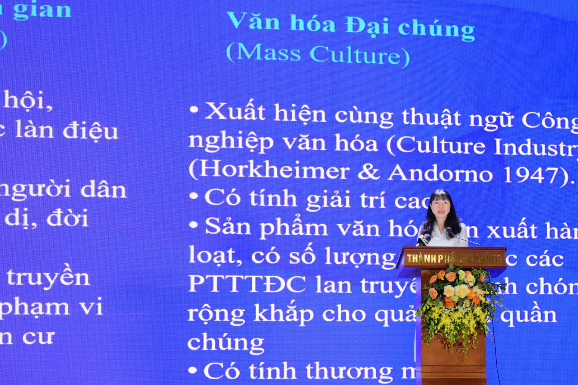 Các diễn giả tham gia phiên thảo luận