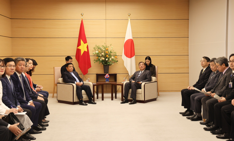 Phó Thủ tướng Nguyễn Chí Dũng hội kiến Thủ tướng Nhật Bản Ishiba Shigeru nhân dịp dự Hội nghị Tương lai châu Á lần thứ 30 và làm việc tại Nhật Bản - Ảnh: VGP/Thu Sa