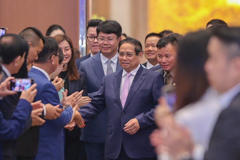 Thủ tướng Chính phủ Phạm Minh Chính đến dự và chủ trì Tọa đàm với doanh nghiệp, hiệp hội doanh nghiệp để thực hiện hiệu quả Nghị quyết 68-NQ/TW của Bộ Chính trị về phát triển kinh tế tư nhân - Ảnh: VGP/Nhật Bắc