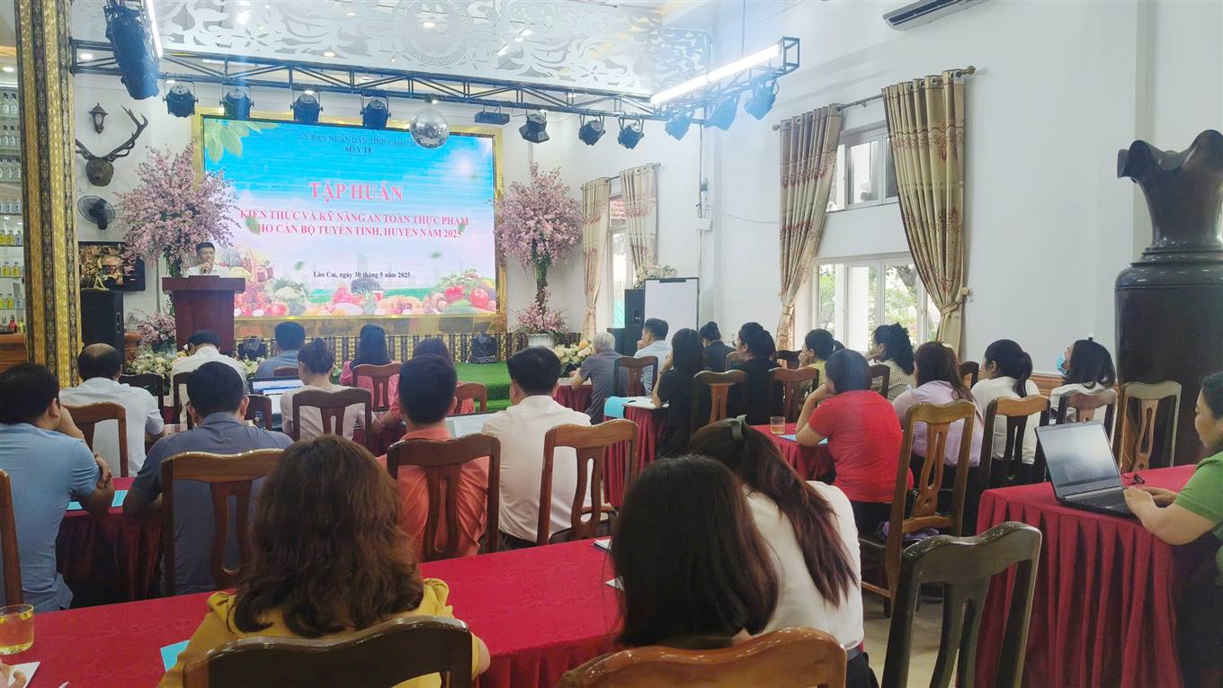 Quang cảnh lớp tập huấn.