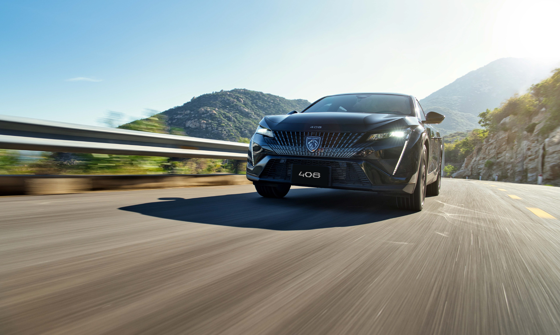 Peugeot được định vị là thương hiệu “phổ thông cao cấp” Peugeot được định vị là thương hiệu “phổ thông cao cấp”