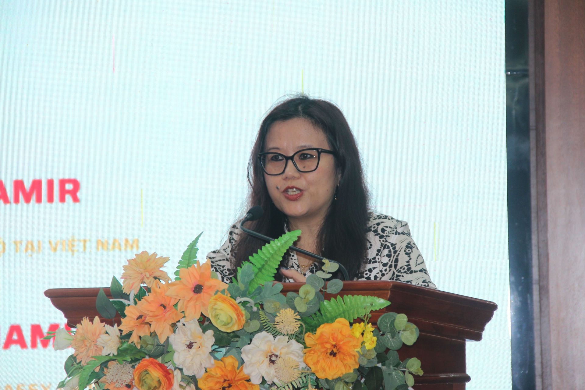 Bà T. Ajungla Jamir – Phó Đại sứ, Đại sứ quán Ấn Độ tại Việt Nam phát biểu tại chương trình