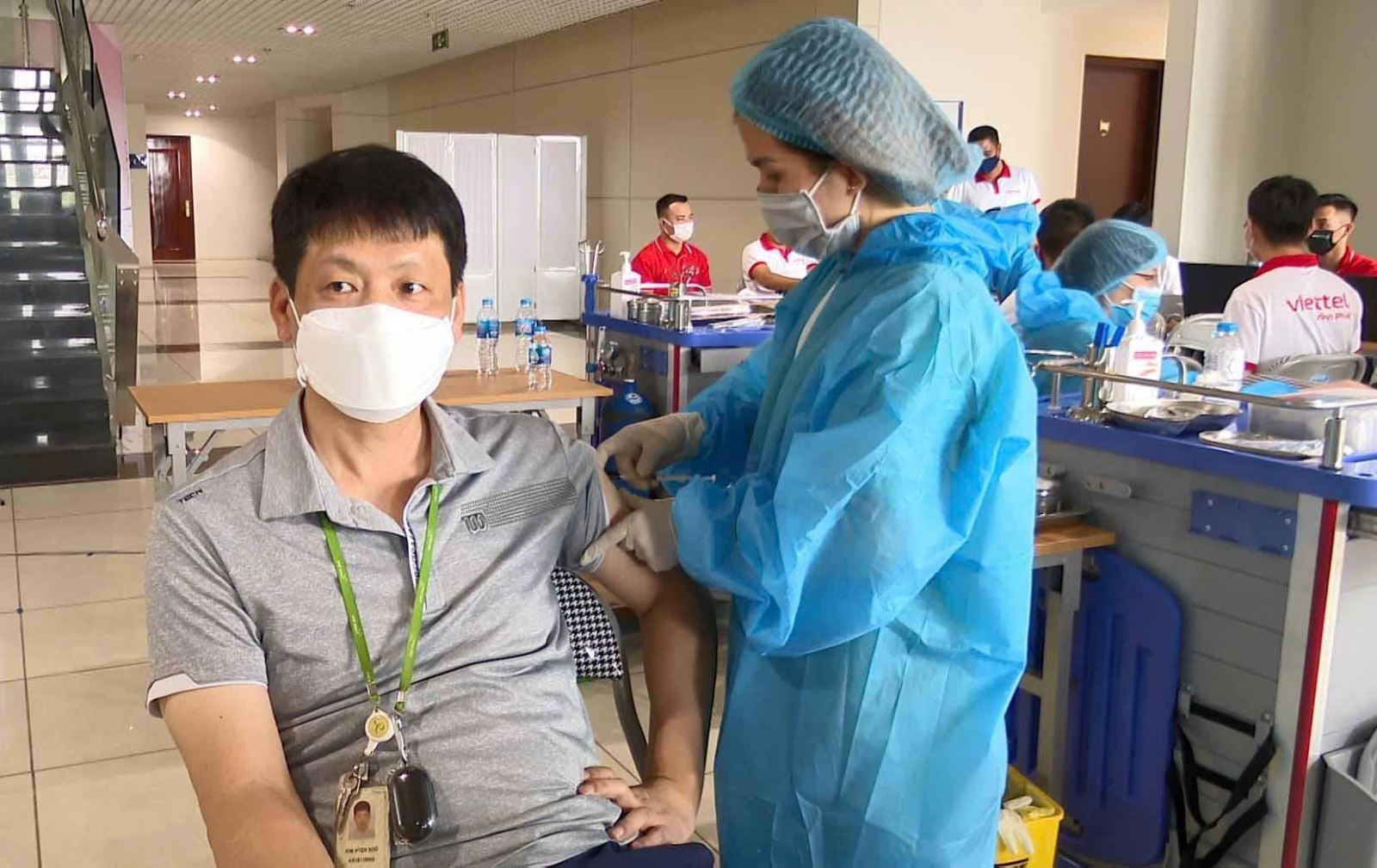 Theo các chuyên gia y tế, tiêm vaccine vẫn là cách hữu hiệu nhất để phòng dịch COVD-19