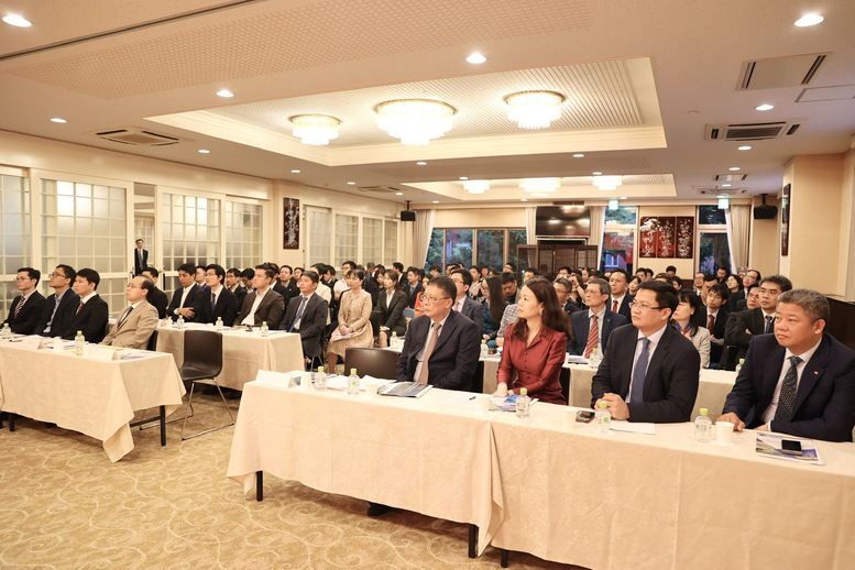 Chiều 31/5, Phó Thủ tướng Nguyễn Chí Dũng gặp và làm việc với các nhà khoa học Việt Nam tại Nhật Bản - Ảnh: VGP/Thu Sa Chiều 31/5, Phó Thủ tướng Nguyễn Chí Dũng gặp và làm việc với các nhà khoa học Việt Nam tại Nhật Bản - Ảnh: VGP/Thu Sa