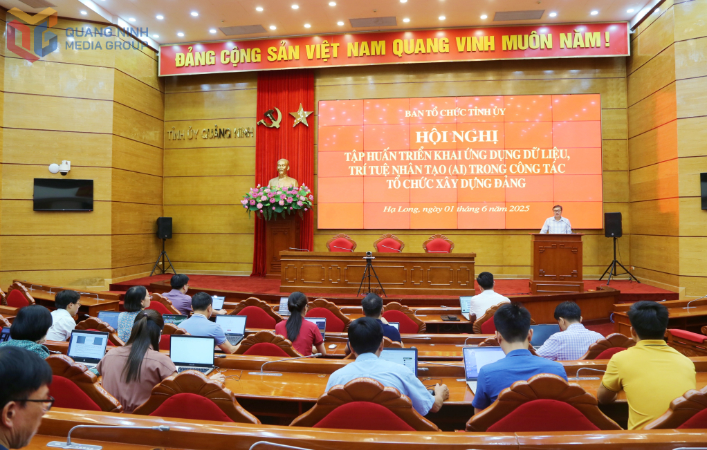 Ban Tổ chức Tỉnh ủy Quảng Ninh tập huấn ứng dụng dữ liệu trí tuệ nhân tạo (AI)