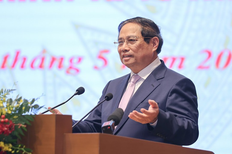 Thủ tướng cảm ơn các đại biểu với tâm huyết, công sức, kinh nghiệm đã mang tới Hội nghị không khí rất dân chủ, cởi mở, thẳng thắn, có trao đi đổi lại, có phản biện, giúp Hội nghị thành công - Ảnh: VGP/Nhật Bắc