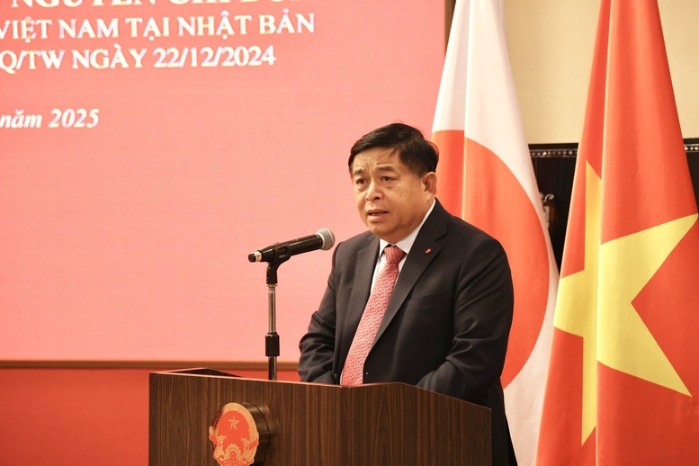 Biểu dương cộng đồng nhà khoa học, hơn 70 doanh nghiệp và 5.000 kỹ sư CNTT Việt Nam tại Nhật Bản, Phó Thủ tướng tin tưởng đây là cầu nối quan trọng, mang lại lợi ích thiết thực cho cả hai nước - Ảnh: VGP/Thu Sa Biểu dương cộng đồng nhà khoa học, hơn 70 doanh nghiệp và 5.000 kỹ sư CNTT Việt Nam tại Nhật Bản, Phó Thủ tướng tin tưởng đây là cầu nối quan trọng, mang lại lợi ích thiết thực cho cả hai nước - Ảnh: VGP/Thu Sa