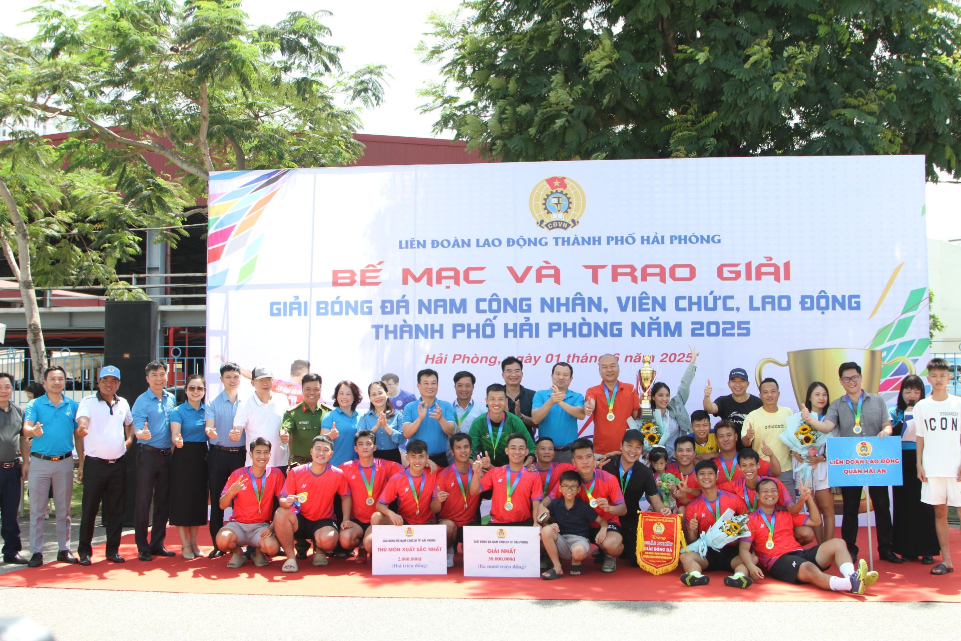 Hải Phòng: Bế mạc và trao Giải bóng đá nam công nhân, viên chức, lao động thành phố năm 2025