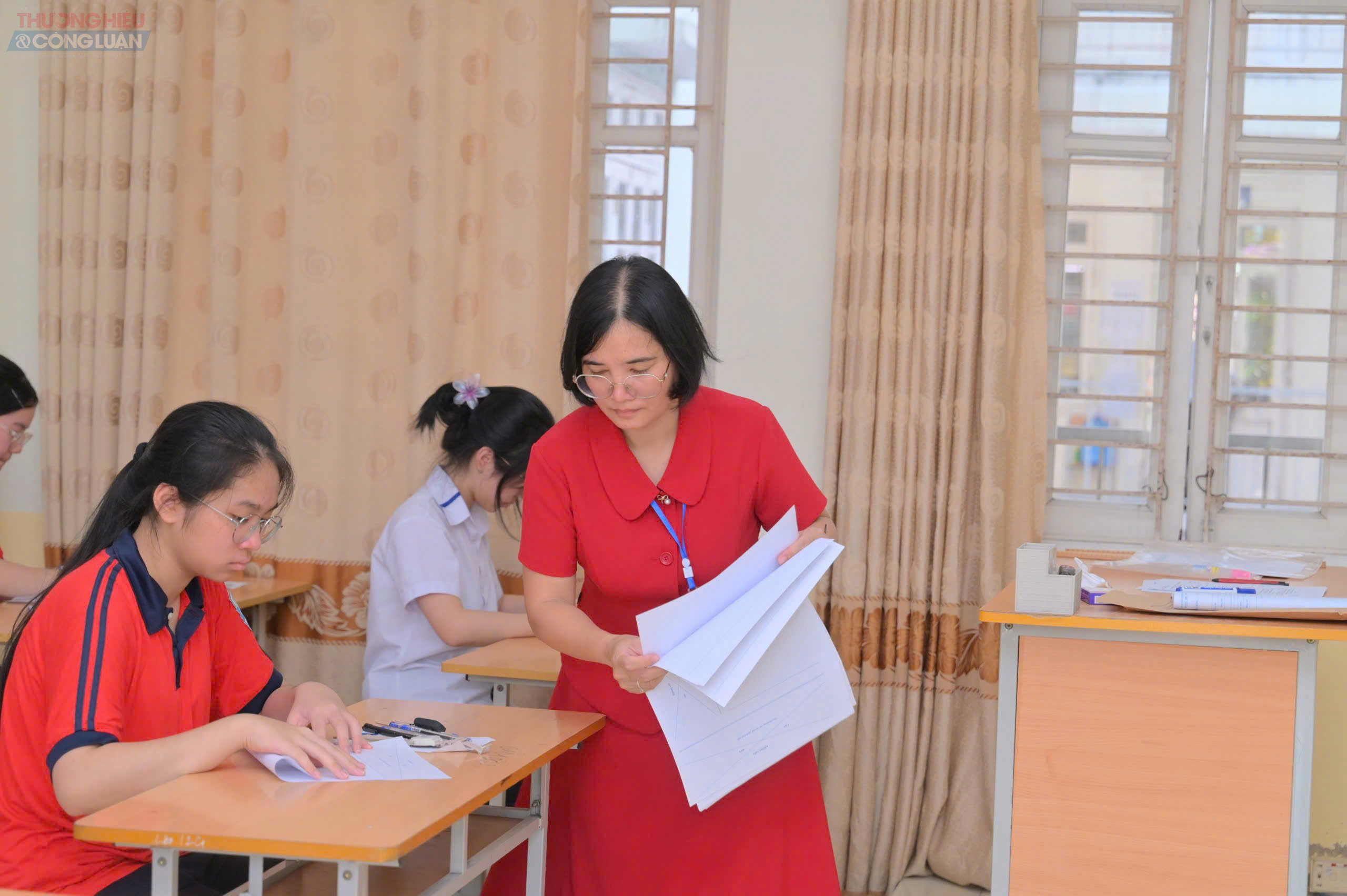 Môn thi Ngữ văn diễn ra tuyệt đối an toàn, không có sự cố bất thường xảy ra tại tất cả các điểm thi.