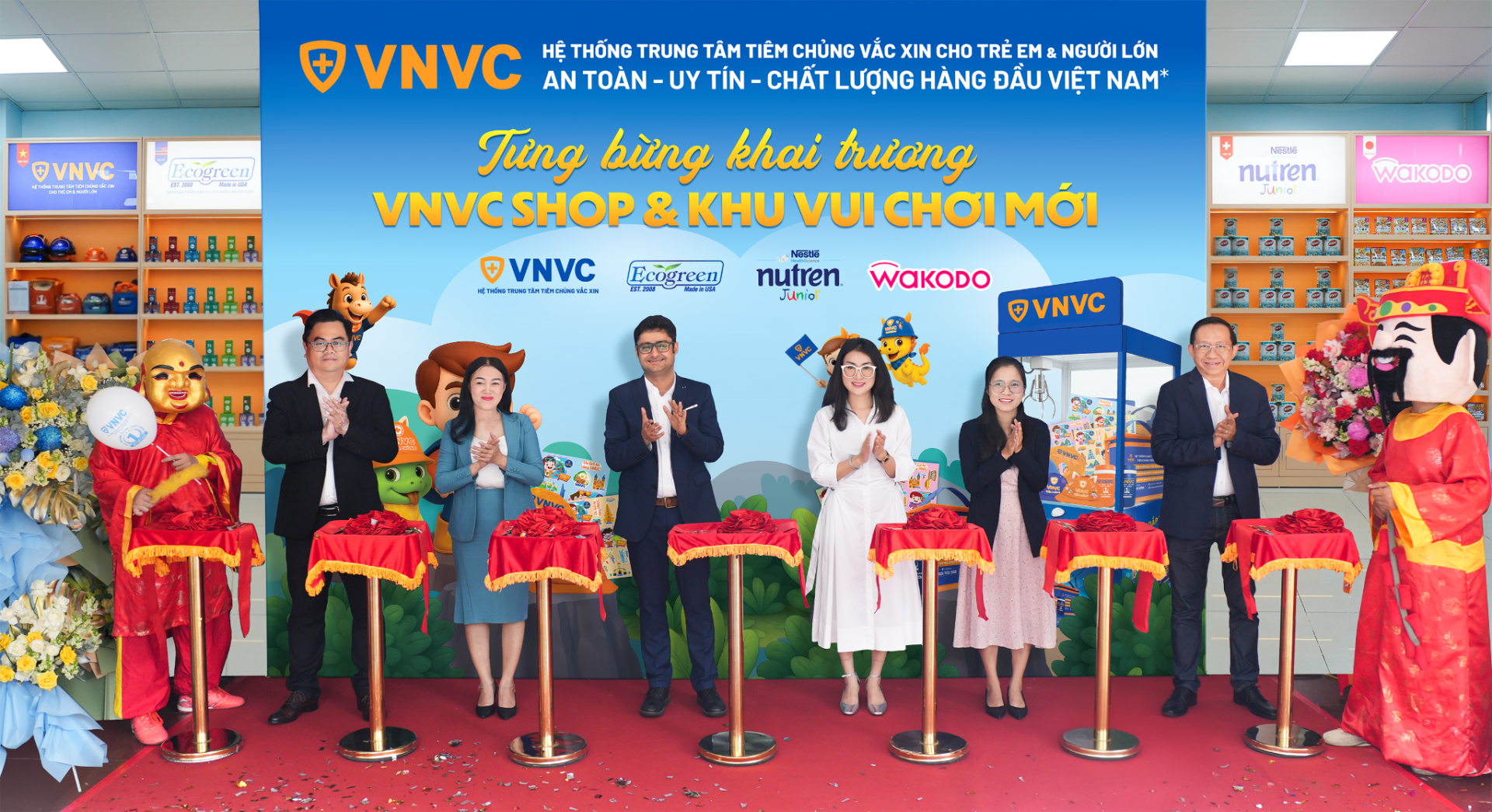 VNVC SHOP khai trương từ ngày 1/6 giúp người dân yên tâm mua sản phẩm chăm sóc sức khỏe, dinh dưỡng an toàn và uy tín. Ảnh: Mộc Thảo