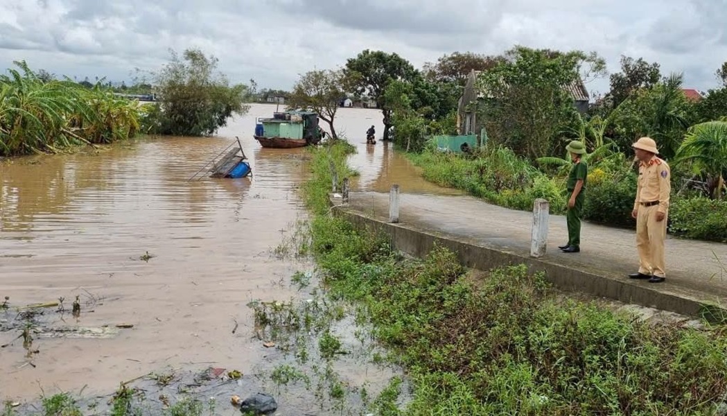 Công an tỉnh Hải Dương huy động toàn bộ lực lượng ứng phó với mưa, lũ, sạt lở đất. (Ảnh tư liệu) Công an tỉnh Hải Dương huy động toàn bộ lực lượng ứng phó với mưa, lũ, sạt lở đất. (Ảnh tư liệu)