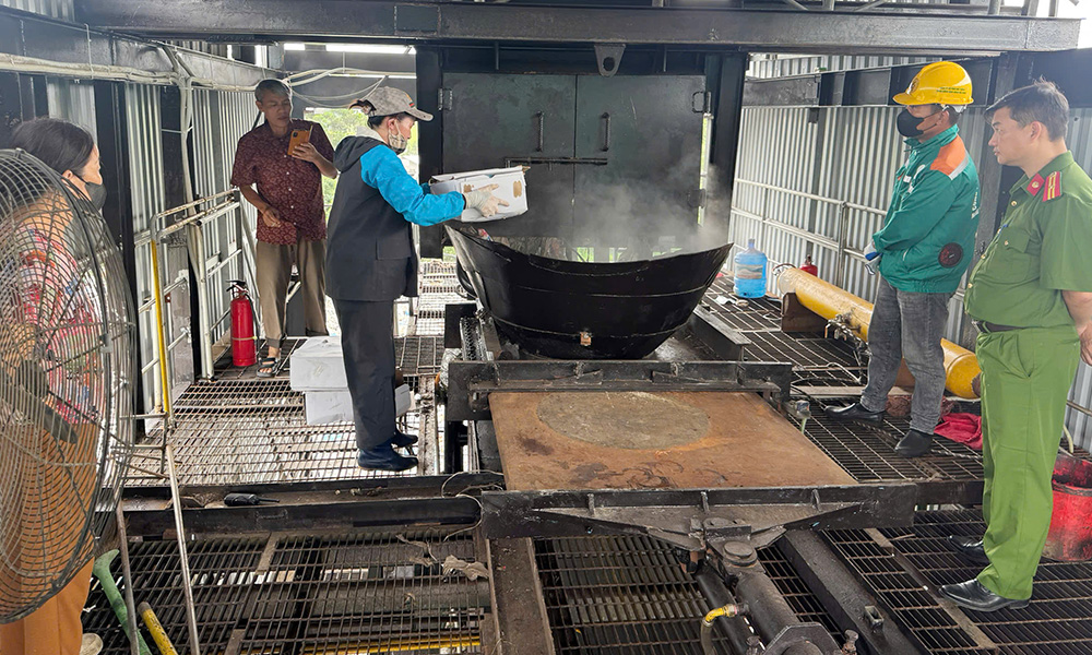 Xử phạt hộ kinh doanh thịt đông lạnh không rõ nguồn gốc ở Bắc Giang