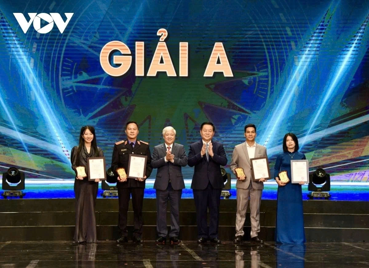 Trao giải cho các tác giả đoạt giải A Giải báo chí toàn quốc phòng, chống tham nhũng, tiêu cực lần thứ 4 năm 2022-2023