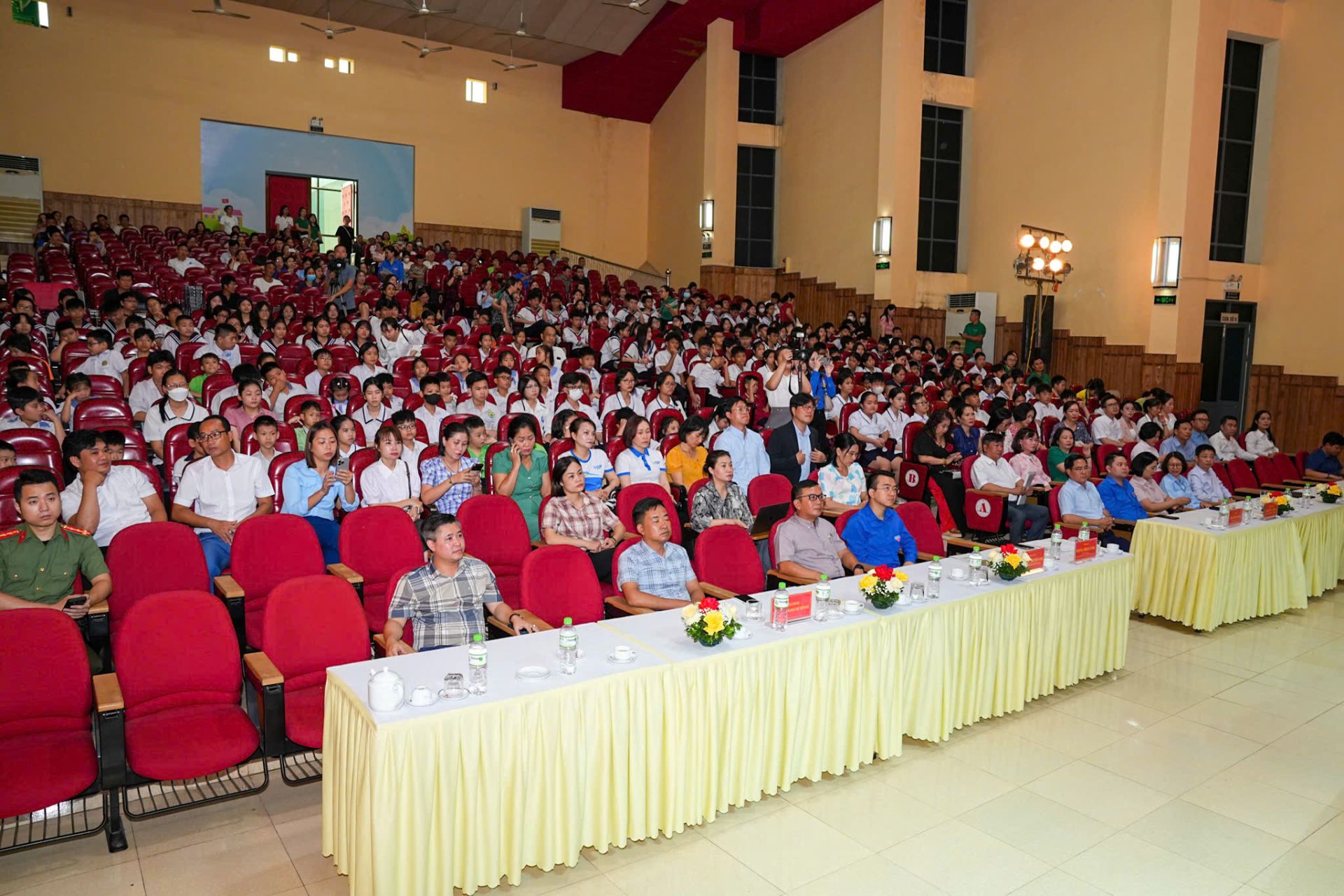 C&aacute;c đại biểu tham dự Chương tr&igrave;nh.