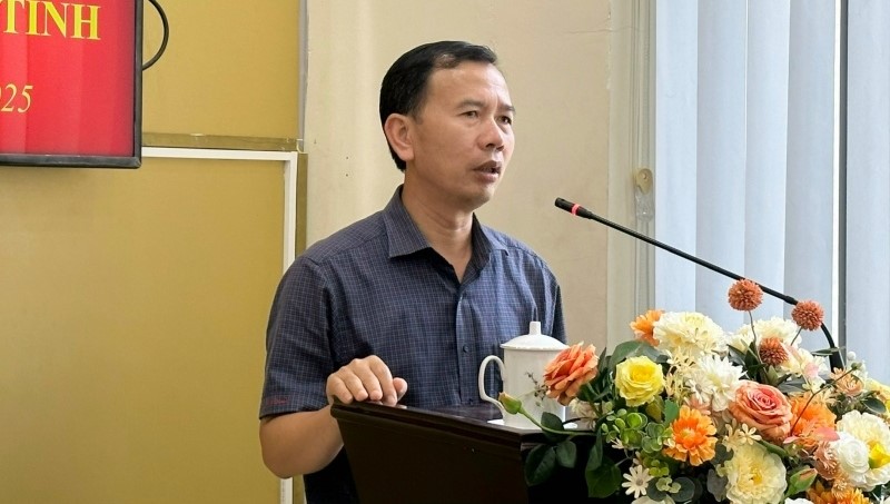 Phó Chủ tịch HND tỉnh, Giám đốc Quỹ HTND tỉnh Đặng Văn Quang phát biểu tại hội nghị. Phó Chủ tịch HND tỉnh, Giám đốc Quỹ HTND tỉnh Đặng Văn Quang phát biểu tại hội nghị.