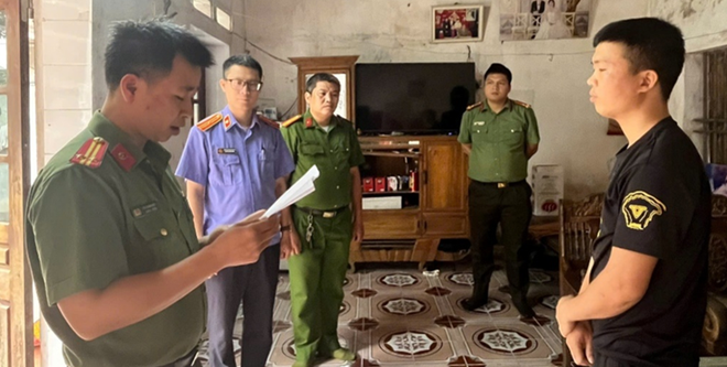 Hà Nam: Khởi tố 8 đối tượng chế tạo, mua bán trái phép vũ khí quân dụng