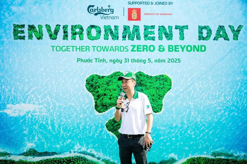 Ông Andrew Khan chia sẻ tầm nhìn về phát triển bền vững tại lễ khai mạc sự kiện.