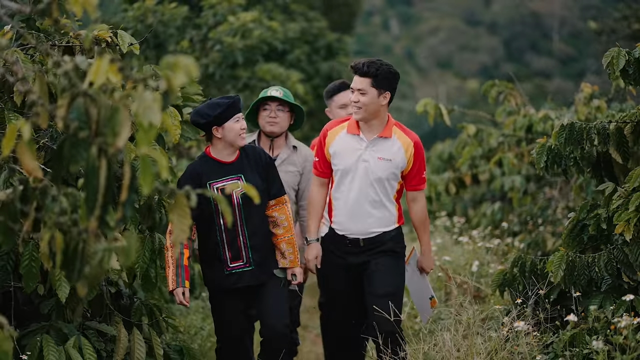 “Vươn xa kỷ nguyên số - Lan tỏa giá trị xanh”
