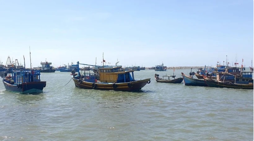 Tàu cá neo đậu tại Cảng cá La Gi, Bình Thuận. (Ảnh: ĐÌNH CHÂU) Tàu cá neo đậu tại Cảng cá La Gi, Bình Thuận. (Ảnh: ĐÌNH CHÂU)