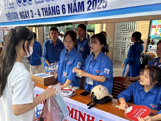 Gần 40.000 thí sinh Nghệ An hoàn thành môn thi đầu tiên trong kỳ tuyển sinh lớp 10