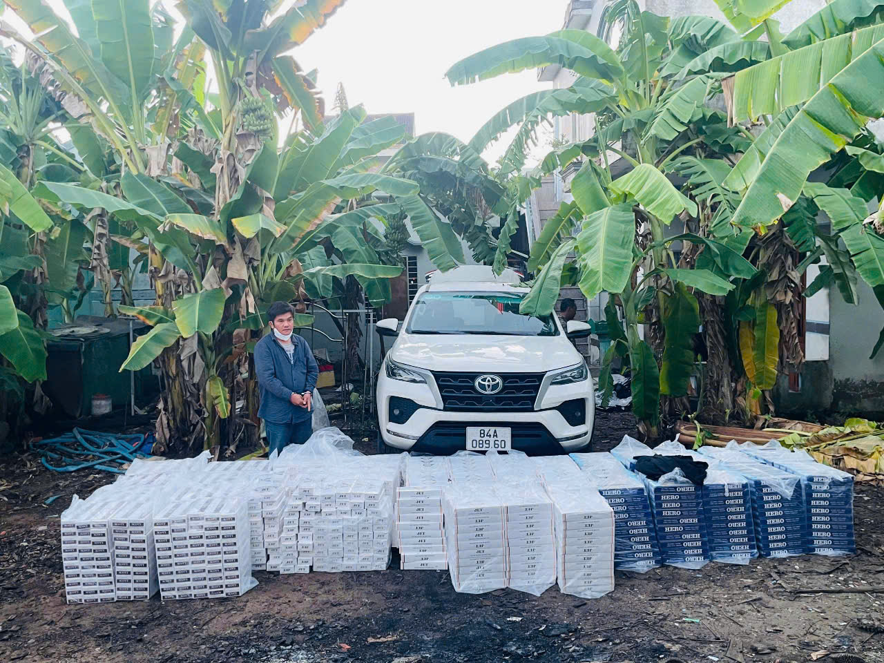 Phát hiện vụ vận chuyển 17.000 bao thuốc lá điếu nhập lậu