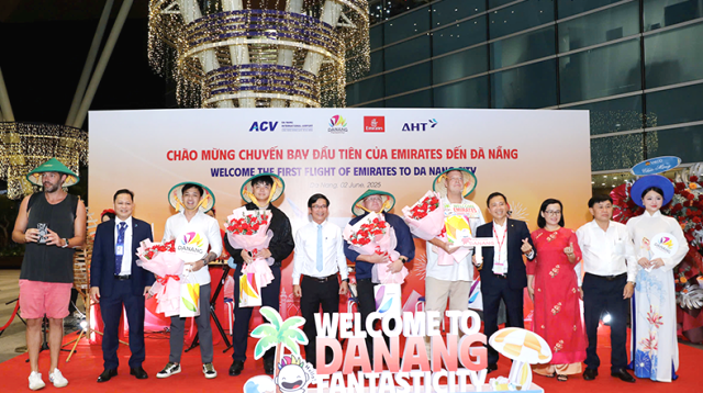 Đà Nẵng đón chuyến bay đầu tiên mang số hiệu EK370 từ Dubai đến Đà Nẵng.