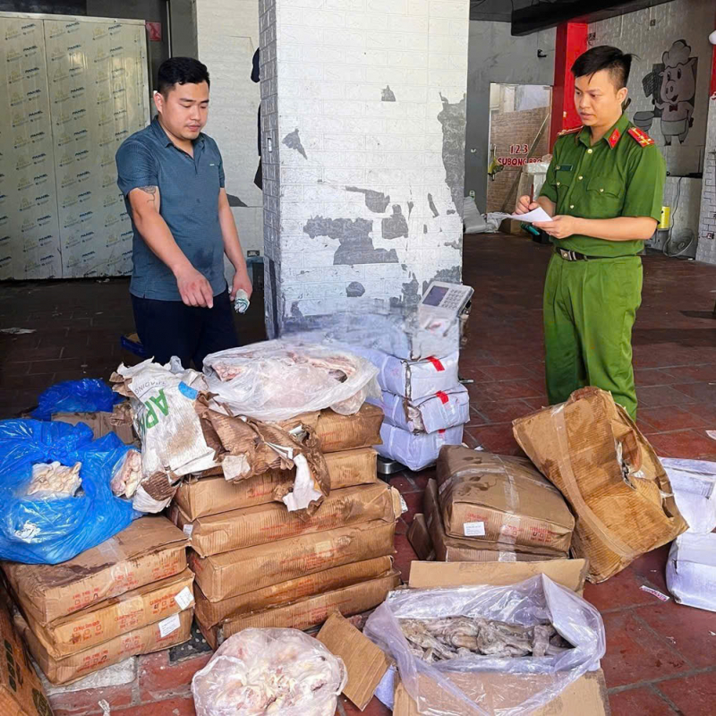 Ninh Bình: Thu giữ 2,5 tấn thực phẩm thịt lợn, thịt gà không có hóa đơn chứng minh nguồn gốc