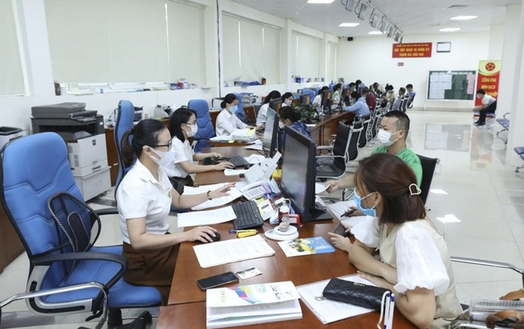 TP. Hồ Chí Minh yêu cầu cắt giảm ít nhất 30% thủ tục hành chính