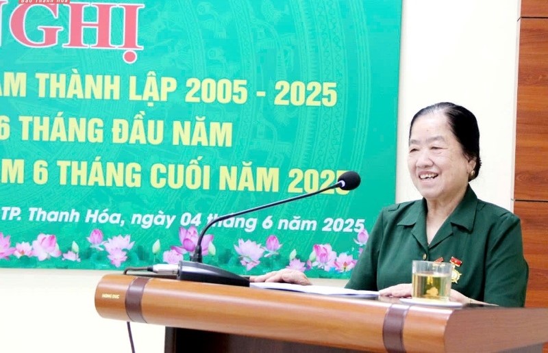 Bà Nguyễn Thị Tấn, Nguyên Phó Chủ tịch Hội Cựu TNXP TP Thanh Hoá phát biểu ôn lại truyền thống hoạt động hội. Bà Nguyễn Thị Tấn, Nguyên Phó Chủ tịch Hội Cựu TNXP TP Thanh Hoá phát biểu ôn lại truyền thống hoạt động hội.