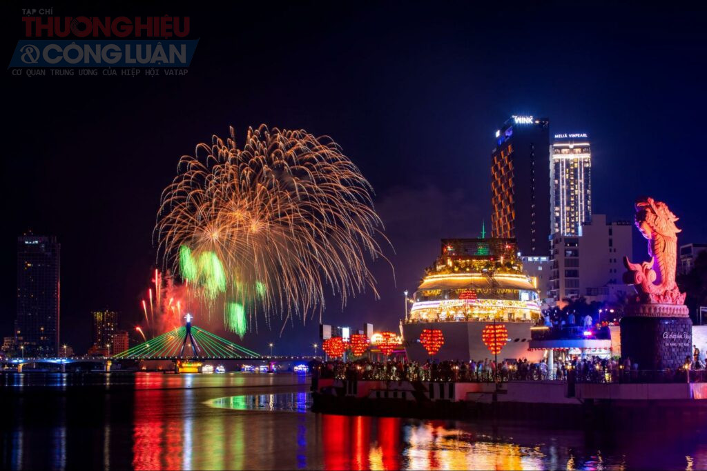 Rưc rỡ pháo hoa bên sông Hàn trong đêm thi mở màn Lễ hội Pháo hoa Quốc tế Đà Nẵng DIFF 2025