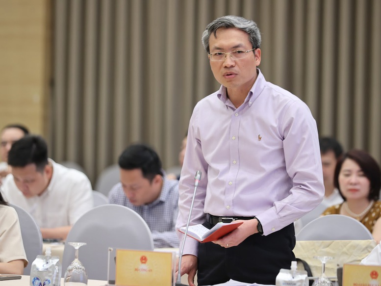 Thiếu tướng Nguyễn Quốc Toản, Chánh Văn phòng, Người phát ngôn Bộ Công an thông tin về kết quả chiến dịch truy quét hàng giả, hàng nhái và gian lận thương mại - Ảnh: VGP/Nhật Bắc Thiếu tướng Nguyễn Quốc Toản, Chánh Văn phòng, Người phát ngôn Bộ Công an thông tin về kết quả chiến dịch truy quét hàng giả, hàng nhái và gian lận thương mại - Ảnh: VGP/Nhật Bắc