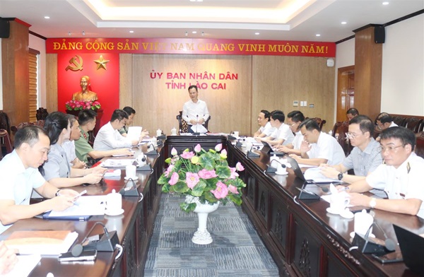 Quang cảnh cuộc họp.