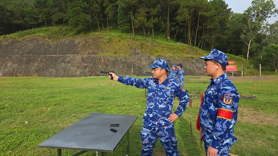 Hải đội 102 kiểm tra bắn đạn thật súng ngắn K54