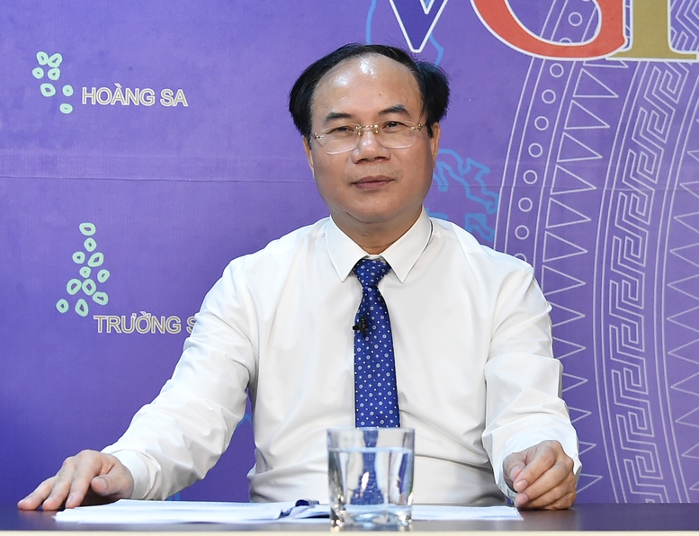 Thứ trưởng Bộ Xây dựng Nguyễn Văn Sinh phân tích ý nghĩa và những nét nổi bật của Nghị quyết 201/2025/QH15 về thí điểm một số cơ chế chính sách đặc thù phát triển nhà ở xã hội - Ảnh: VGP/Dương Tuấn Thứ trưởng Bộ Xây dựng Nguyễn Văn Sinh phân tích ý nghĩa và những nét nổi bật của Nghị quyết 201/2025/QH15 về thí điểm một số cơ chế chính sách đặc thù phát triển nhà ở xã hội - Ảnh: VGP/Dương Tuấn