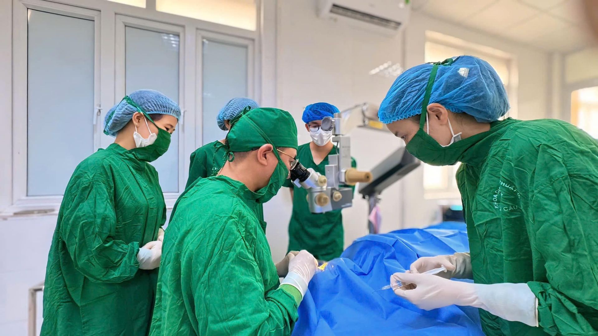 Cấp cứu kịp thời ca chấn thương xuyên nhãn cầu nghiêm trọng