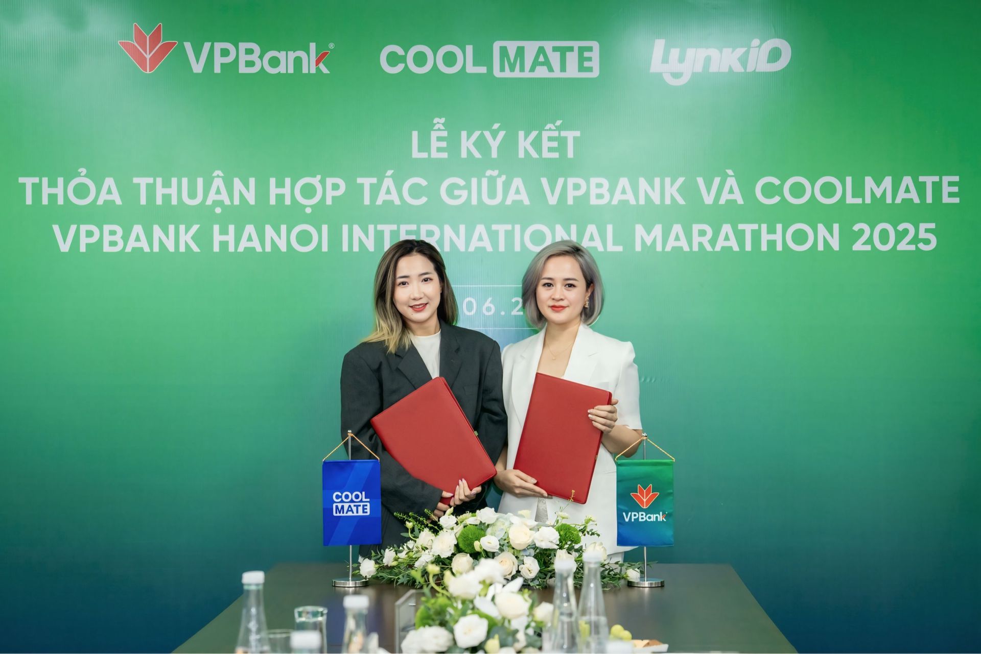 Đại diện VPBank và Coolmate tại lễ ký kết thỏa thuận, khẳng định định hướng hợp tác chiến lược, đồng hành cùng lan toả lối sống năng động.