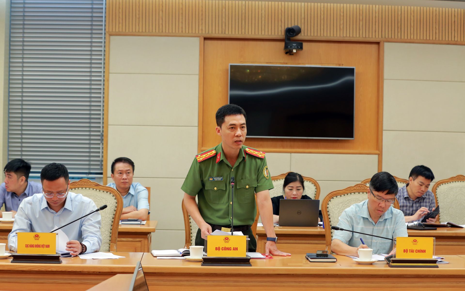 Lãnh đạo các bộ, ngành phát biểu tại cuộc họp - Ảnh: VGP/Minh Khôi Lãnh đạo các bộ, ngành phát biểu tại cuộc họp - Ảnh: VGP/Minh Khôi