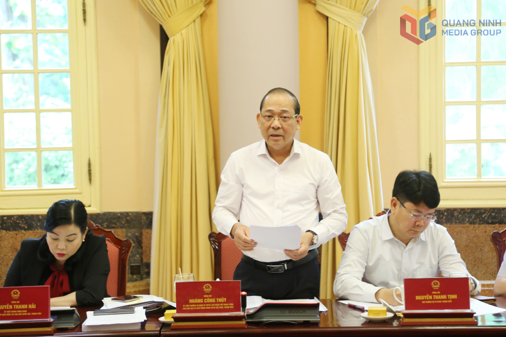 Ông Hoàng Công Thủy, Phó Chủ tịch Trung ương MTTQ Việt Nam, phát biểu tại buổi làm việc.