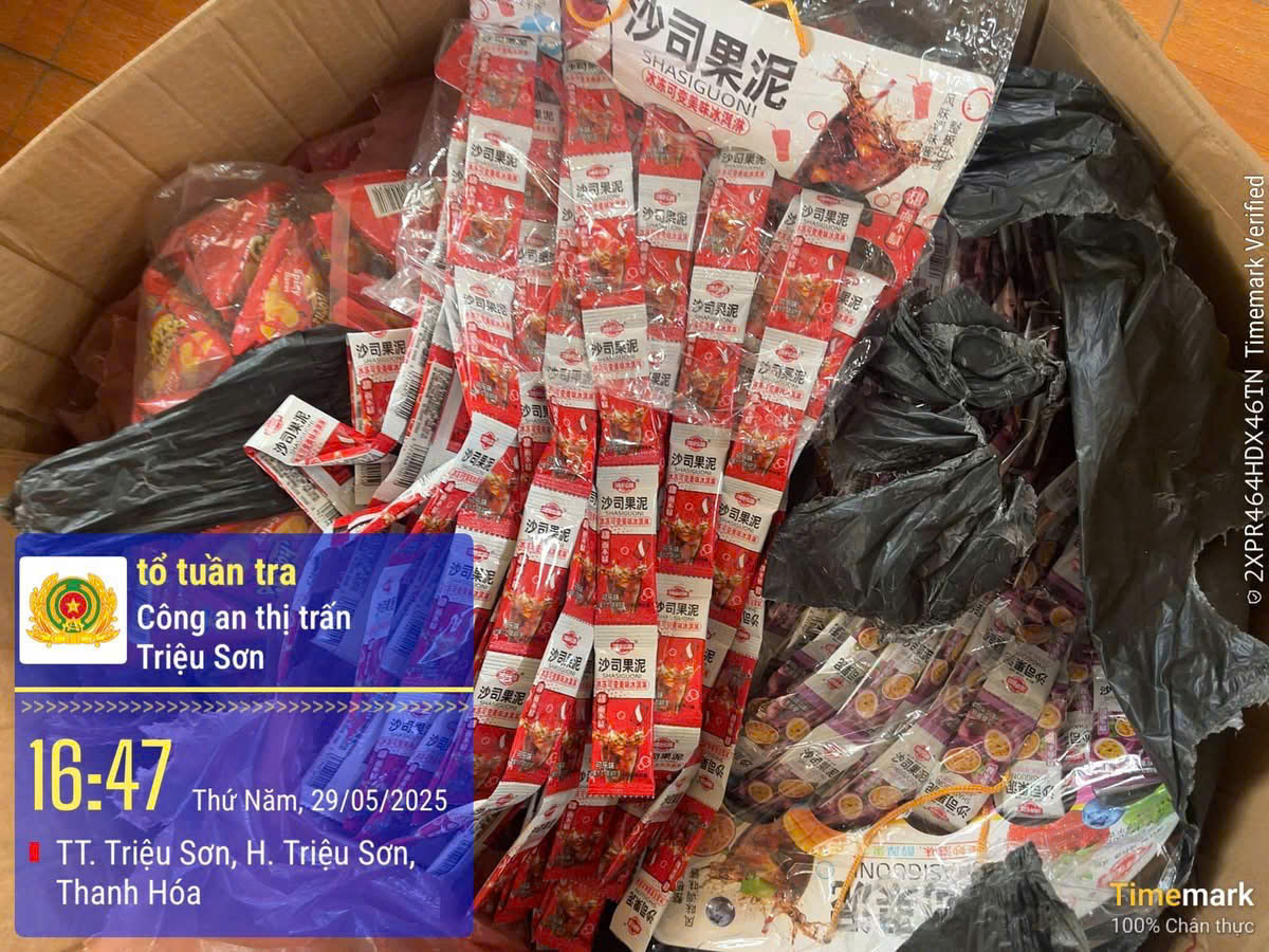 Công an thị trấn Triệu Sơn phát hiện số lượng lớn hàng hóa không rõ nguồn gốc xuất xứ Công an thị trấn Triệu Sơn phát hiện số lượng lớn hàng hóa không rõ nguồn gốc xuất xứ