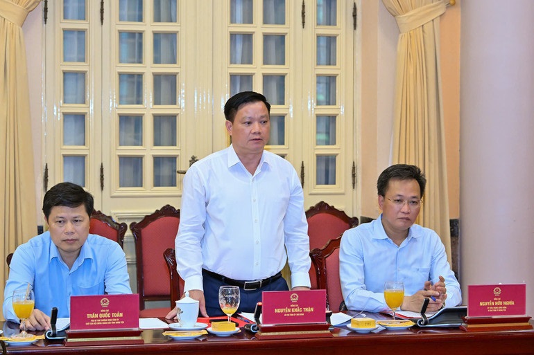 Bí thư Tỉnh ủy Thái Bình Nguyễn Khắc Thận phát biểu ý kiến tại buổi làm việc