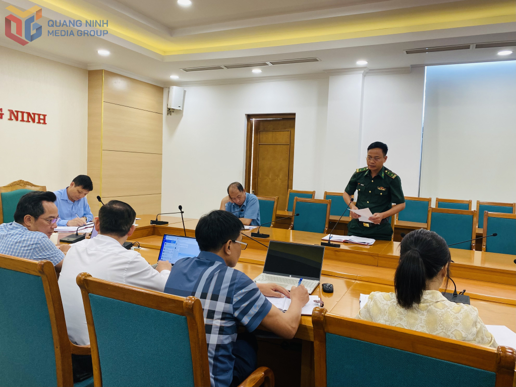 Đại diện Bộ đội Biên phòng tỉnh Quảng Ninh phát biểu tại cuộc họp. Đại diện Bộ đội Biên phòng tỉnh Quảng Ninh phát biểu tại cuộc họp.
